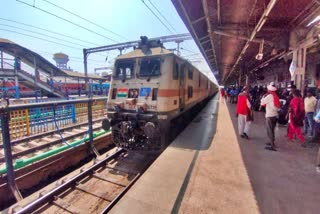 special train will run from Patna to Anand Vihar