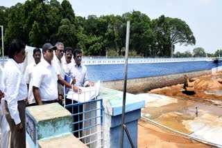 கல்லணை சீரமைக்கும் பணி தீவிரம் - மாவட்ட ஆட்சியர் நேரில் ஆய்வு