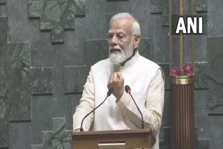 മോദി  പാർലമെന്‍റ് ഉദ്‌ഘാടനം  പ്രധാനമന്ത്രി നരേന്ദ്ര മോദി  Modi  Narendra Modi  പാർലമെന്‍റ് മന്ദിരം രാജ്യത്തിന് സമർപ്പിച്ച് മോദി  അമൃത മഹോത്സവം  ചെങ്കോൽ  PM Modi inaugurates new parliament building  PM Modi inaugurates new parliament building