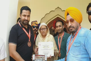 Motorcycle riders reached Musa village to share their grief with Sidhu Moosewala's mother