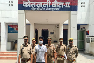 नोएडा पुलिस.