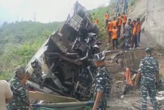 Road Accident in Jammu: ખાનગી બસ અને ઈનોવા કાર વચ્ચે ભયાનક અકસ્માત, મૃત્યુઆંક 10થી વધી શકે