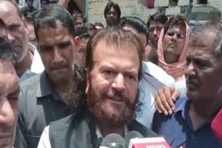 Hansraj Hans reached to meet family of minor girl