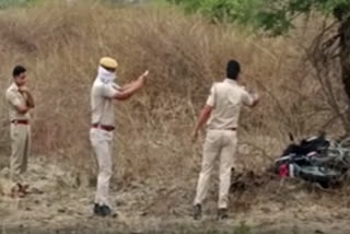 Youth dead body found in forest of Jhalawar, his bike also found on spot