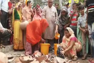 Women protest at PHED office in Ajmer