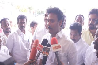 Minister Anbil mahesh