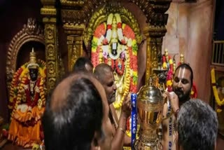 csk-owner-n-srinivasan-in-thiyagaraya-nagar-thirupati-temple-special-pooja-for-5th-ipl-trophy-of-chennai-super-kings