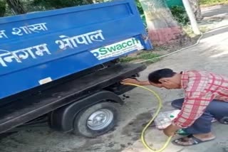 employee seen stealing diesel from bhopal