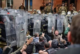 30 NATO soldiers injured in Kosovo clashes with Serb protesters