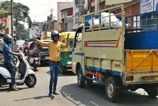 ಟ್ರಾಫಿಕ್ ಕಂಟ್ರೋಲ್