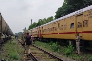 train caught fire in kannur investigation  train caught fire in kannur  kannur train fire  train fire kannur  alappuzha kannur executive express  kannur railway station investigation  കണ്ണൂർ റെയില്‍വേ സ്റ്റേഷൻ  ട്രെയിനിന് തീപിടിച്ചു  എൻഐഎ  train caught fire nia  റെയില്‍വേ ട്രെയിൻ തീപിടിത്തം  ട്രെയിൻ തീപിടിത്തം  ട്രെയിനിൽ തീപിടിത്തം കണ്ണൂർ  ആലപ്പുഴ കണ്ണൂർ എക്‌സിക്യൂട്ടീവ് എക്സ്‌പ്രസ്  ട്രെയിൻ കത്തി  ട്രെയിനിൽ തീപിടിത്തം അന്വേഷണം  ട്രെയിൻ കത്തിനശിച്ചു  എലത്തൂർ ട്രെയിൻ തീവയ്‌പ്പ് കേസ്