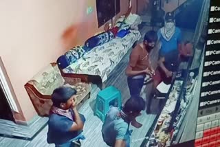 Sonipat Gannaur Gumd Road Cash and jewellery stolen from home