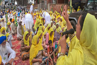 Protest against center and Delhi Police in favor of wrestlers by BKU Ugrahan