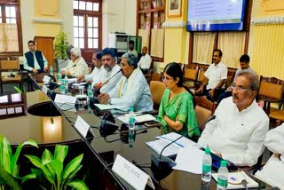 Chief Minister Siddaramaiah meeting with senior officials
