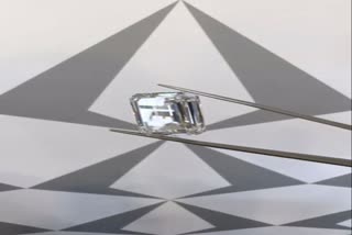 Lab Grown Diamonds of Surat: અમેરિકામાં ચમકી રહ્યો છે સુરતની લેબમાં તૈયાર 35 કેરેટનો લેબગ્રોન એમરાલ્ડ કટ ડાયમંડ
