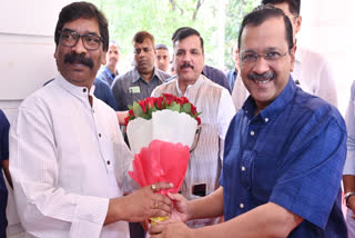 Delhi CM Arvind Kejriwal met cm Hemant Soren