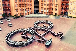 world-bicycle-day-2023-students-of-swaminarayan-gurukul-made-a-giant-human-replica-of-a-bicycle