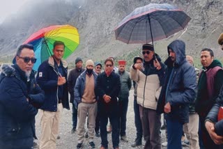 Congress MLA Ravi Thakur inspected Heliport
