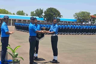 Award distribution to heroes by Air Marshal