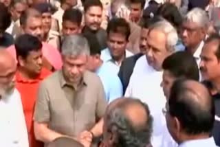 train-accident-odisha-cm-naveen-patnaik-reached-the-spot-took-stock-of-the-situation-railway-minister-was-also-present