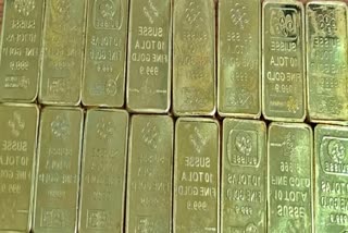 Switzerland gold biscuit worth one crore 25 lakh recovered from Darbhanga car