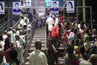 Huge Devotees Rush In Tirumala