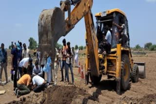 Gujarat Trapped girl in borewell  കുഴൽക്കിണറിൽ വീണ മൂന്ന് വയസുകാരി മരിച്ചു  മൂന്ന് വയസുകാരി മരിച്ചു  ജാംനഗർ ജില്ല  ജാംനഗർ