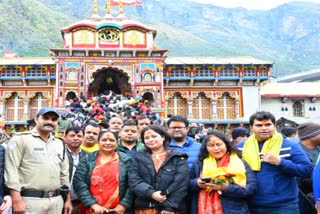 Ritu Khanduri Visit Badrinath Dham