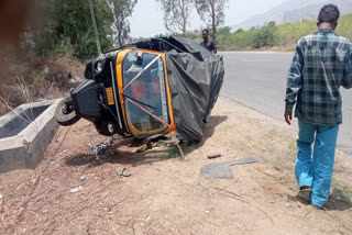 Auto turned over after hit by other auto in Sirohi, 9 injured