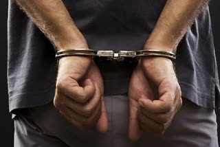 4 persons arrested for duping people