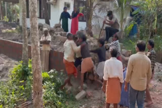 thikkodi thallu  quarrel between neighbors in Thikkodi Kozhikode  quarrel between neighbors while road construction  quarrel between neighbors  quarrel between neighbors in Thikkodi  വഴിവെട്ടുന്നതിനിടെ അടി പൊട്ടി  തിക്കോടിയിലെ കൂട്ടത്തല്ല്  വഴിത്തർക്കം  തിക്കോടി