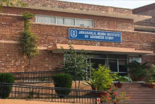 CAR BORNE YOUTHS TRIED TO KIDNAP TWO GIRL STUDENTS IN JNU CAMPUS