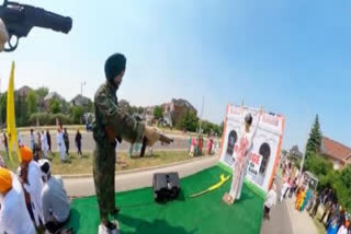 Indira Gandhi Tableau Row