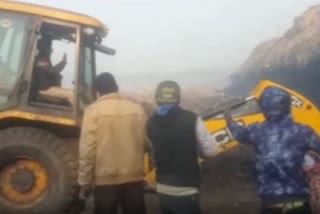 3 die, many feared trapped in illegal coal mine collapse near Dhanbad