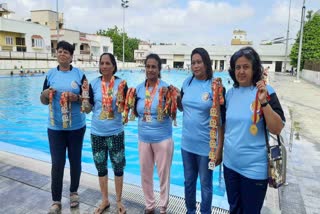 Vadodara News: 60 વર્ષીય મહિલાએ રાષ્ટ્રીય તરણ સ્પર્ધામાં 6 ગોલ્ડ મેડલ મેળવ્યા, આંતરરાષ્ટ્રીય માટે મદદ માગી