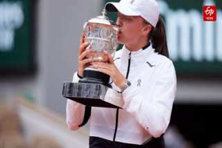 iga swiatek beat karolina muchova in French Open final