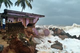 ಉಳ್ಳಾಲದಲ್ಲಿ ಕಡಲ್ಕೊರೆತ