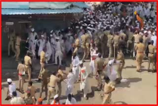 Lathi Charge on Varkari