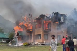سیاحتی مقام پہلگام کے ایک ہوٹل میں آتشزدگی