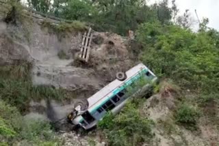 Nine killed as bus carrying pilgrims falls into a ditch in POK