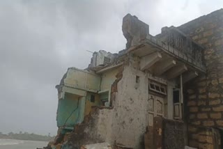 6 houses collapsed in Gir Somnath