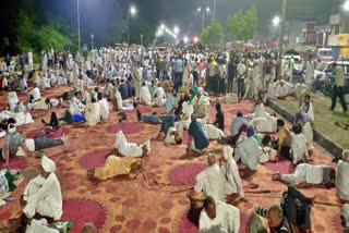 AAP's Sanjay Singh, Bhim Army's Chandra Shekhar meet protesting farmers in Greater Noida