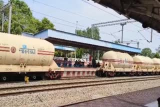 goods train get separated while running