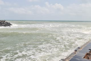 ETVEBharat ground report બિપરજોય વાવાઝોડું દક્ષિણ ગુજરાતને સ્પર્શતા અરબી સમુદ્રમાંથી 390 કિલોમીટર દુર પસાર થતાં તંત્રને રાહત