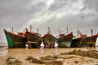 Cyclone Biparjoy  ബിപർജോയ്  ബിപർജോയ് ചുഴലിക്കാറ്റ്  ബിപർജോയ് ഇന്ന് കരതൊടും  ബിപർജോയ് ഗുജറാത്ത്  Cyclone Biparjoy in Gujarat  Gujarat  Gujarat Cyclone  Biparjoy