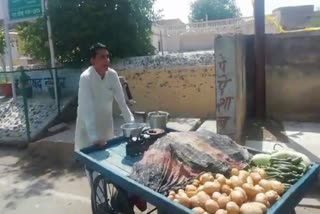 mp bjp leader salim qureshi sell vegetables