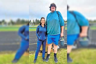 Football Player Who Wears Size 23 Shoes  Football Player Gets Great News  Michigan mom Rebecca Kilburn  ಮಗನ 23 ಸೈಜಿನ ಶೂಗಾಗಿ ಪ್ರಪಂಚವೇ ಸುತ್ತಾಡಿದ ತಾಯಿ  ಕಷ್ಟಕ್ಕೆ ಮುಂದಾದ ಬೂಟ್ ತಯಾರಿ​ ಕಂಪನಿಗಳು  ಫುಟ್ಬಾಲ್ ಆಟಗಾರ ಎರಿಕ್ ಕಿಲ್ಬರ್ನ್ ಜೂನಿಯರ್  ಮಗನಿಗೆ ಶೂ ಖರೀದಿ  ಪೂಮಾ ಮತ್ತು ಅಂಡರ್​ ಆರ್ಮರ್​ ಕಂಪನಿ