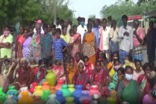 people protest for drinking water in madhuranthagam 