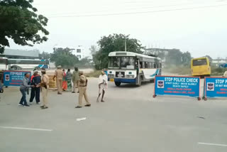 సిరిసిల్లలో పోలీసుల పటిష్ట బందోబస్తు