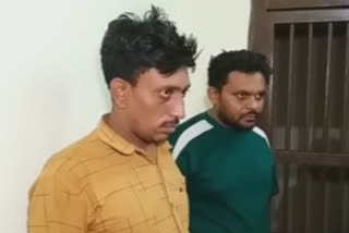 valsad lcb caught 2 car thief